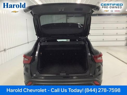 Certified 2025 Chevrolet Trax RS FWD image 8