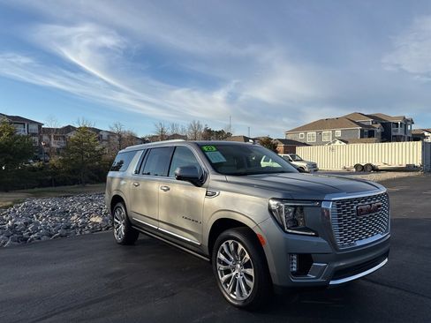 Used 2023 GMC Yukon XL Denali image 7