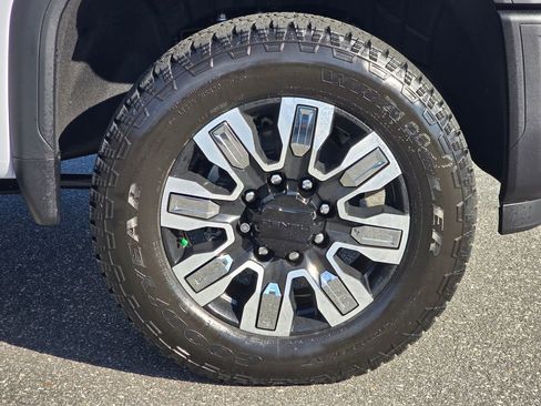 New 2026 GMC Sierra 2500 Denali w/ Denali Reserve Package image 19