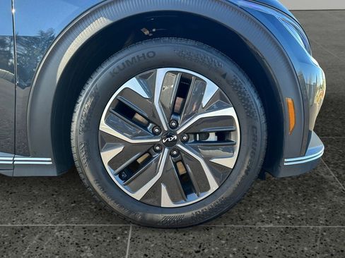 Used 2024 Kia EV6 Light RWD image 9