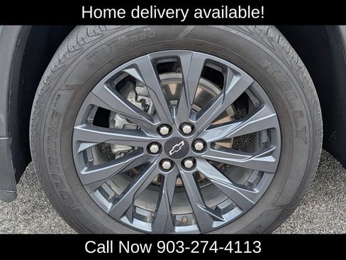Used 2023 Chevrolet Traverse RS FWD image 11