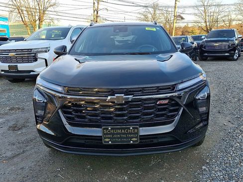 Used 2025 Chevrolet Trax RS w/ Driver Confidence Package image 3