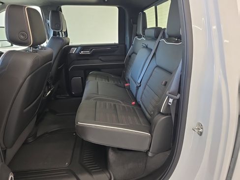 Used 2024 GMC Sierra 2500 AT4X image 34