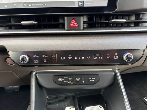 New 2026 Kia Carnival EX FWD image 14