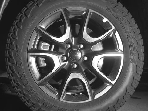 Used 2025 Jeep Compass Trailhawk image 12