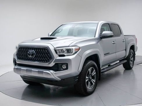 Used 2019 Toyota Tacoma TRD Sport AWD/4WD image 1