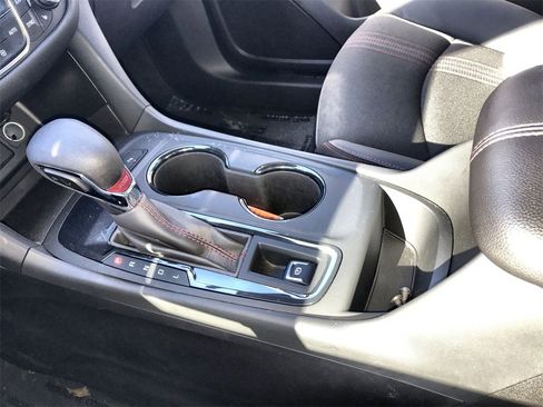 Used 2023 Chevrolet Equinox RS image 21