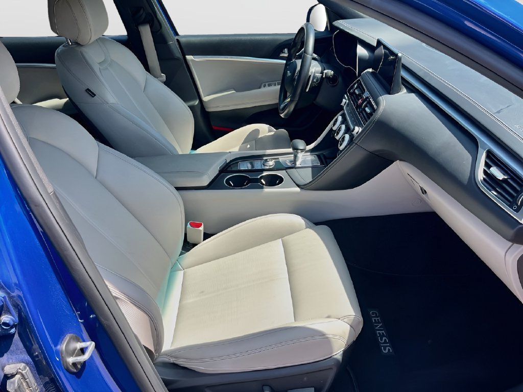 Used 2023 Genesis G70 2.0T RWD image 30