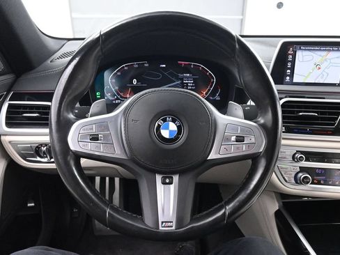 Used 2022 BMW 740i w/ M Sport Package RWD image 29