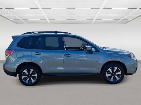 Used 2018 Subaru Forester 2.5i Premium AWD/4WD image 6