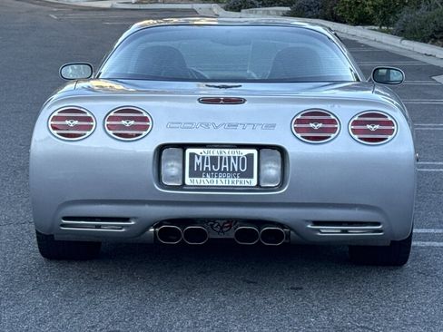 Used 2001 Chevrolet Corvette Coupe w/ Preferred Equipment Group1 image 6