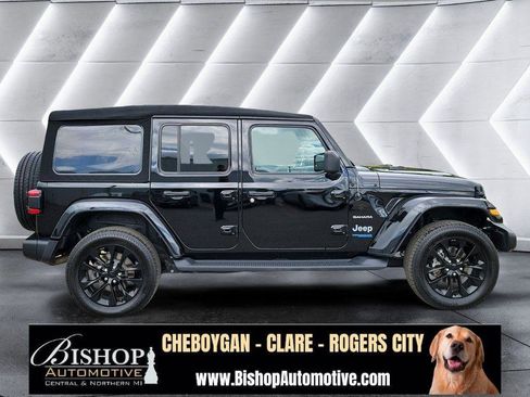Used 2021 Jeep Wrangler Unlimited Sahara w/ Cold Weather Group image 17