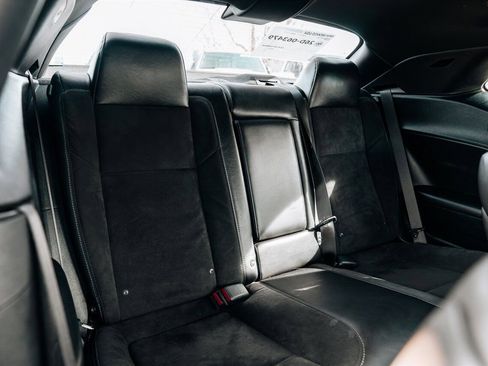 Used 2019 Dodge Challenger R/T w/ Plus Package image 40