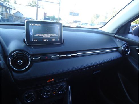 Used 2017 Toyota Yaris iA FWD image 25