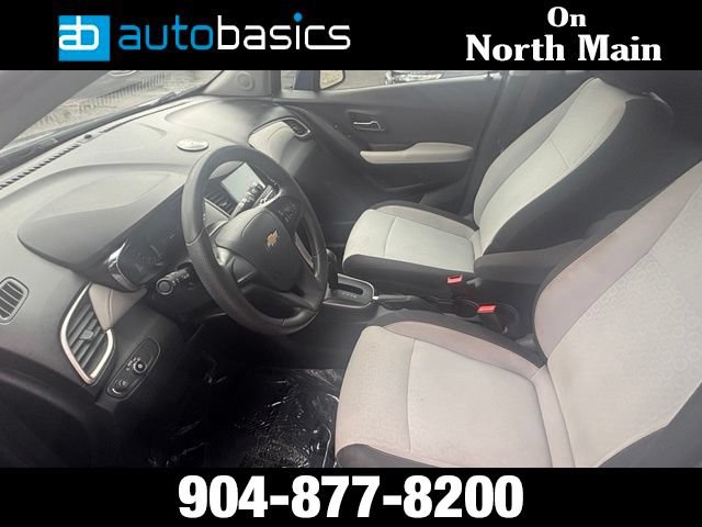 Used 2017 Chevrolet Trax LS FWD image 23