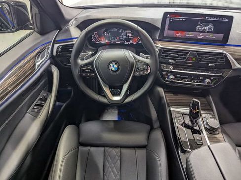 Used 2023 BMW 530i w/ Convenience Package RWD image 7
