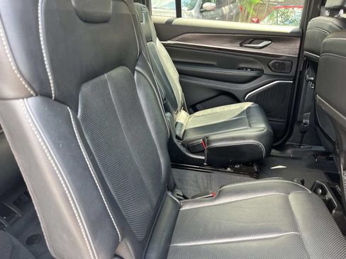 Used 2023 Jeep Grand Cherokee L Overland AWD/4WD image 29