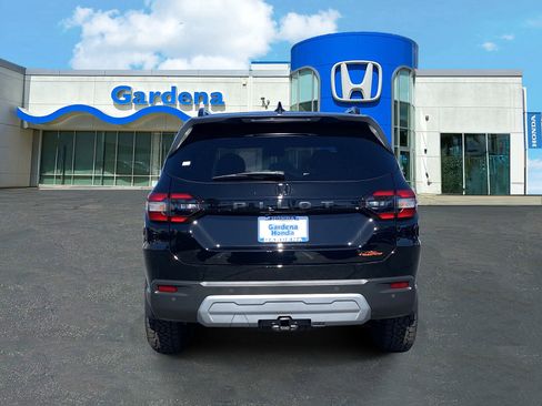 New 2025 Honda Pilot TrailSport image 5