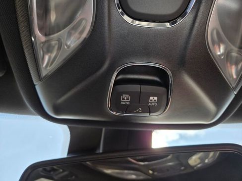 Used 2025 Jeep Compass Limited w/ Sun & Sound Group AWD/4WD image 36