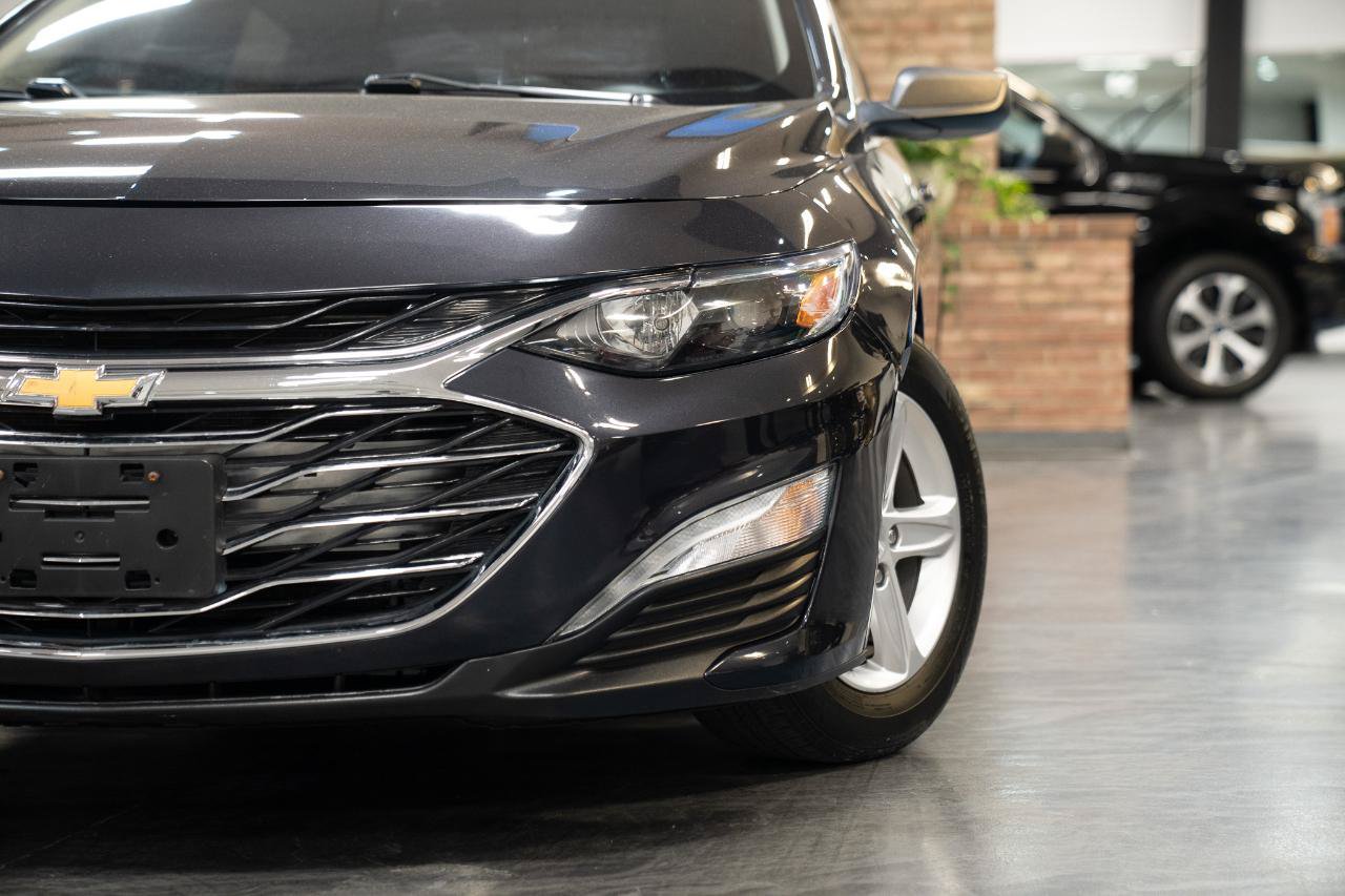 Used 2022 Chevrolet Malibu LS FWD image 2