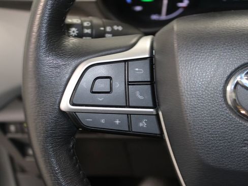 Used 2024 Toyota Sienna XLE image 37