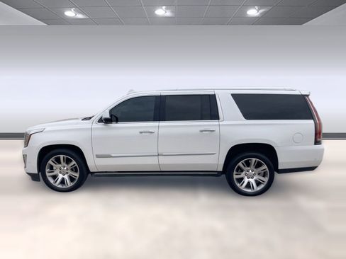 Used 2019 Cadillac Escalade ESV Premium Luxury image 2