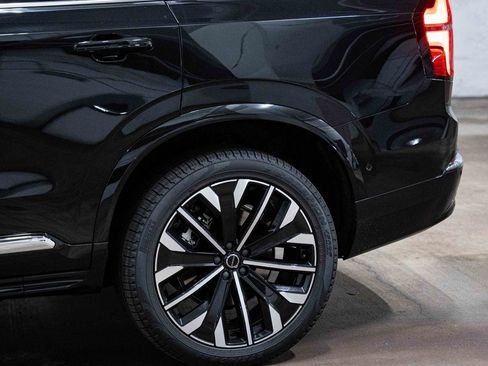New 2026 Volvo XC90 T8 Plus image 4