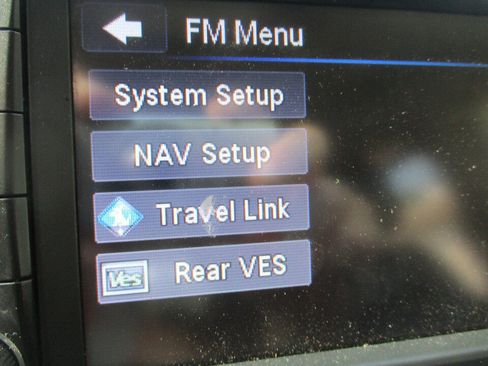 Used 2014 Chrysler Town & Country Touring FWD image 34