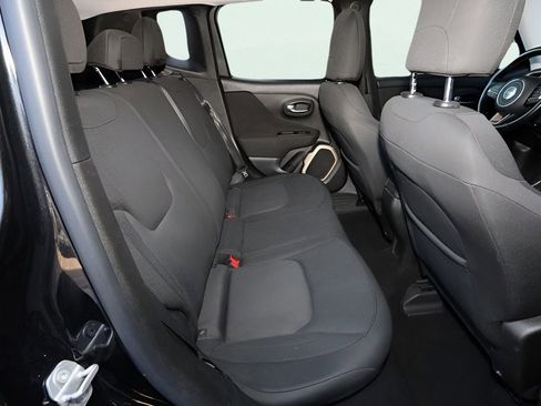 Used 2017 Jeep Renegade Latitude image 14