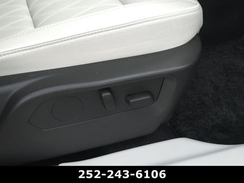 Used 2023 Buick Envision Avenir FWD image 41
