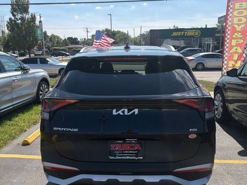 Used 2024 Kia Sportage EX AWD/4WD image 5