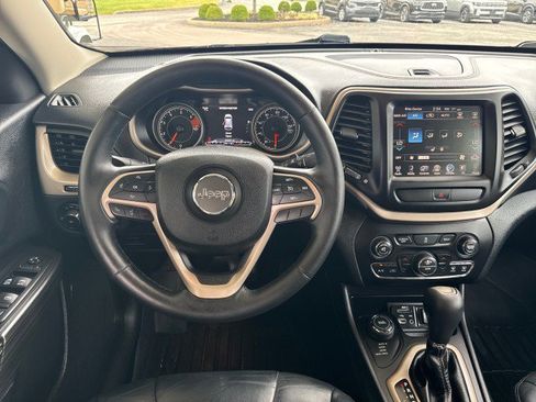 Used 2016 Jeep Cherokee High Altitude AWD/4WD image 8