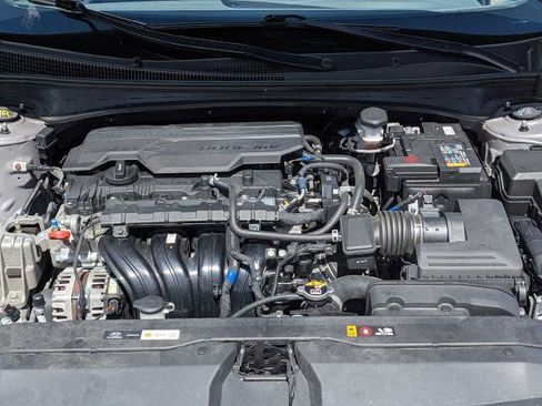 Used 2024 Hyundai Elantra SEL FWD image 13