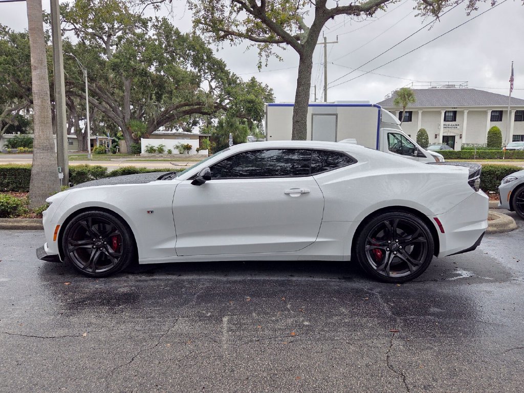 Used 2020 Chevrolet Camaro SS RWD image 4
