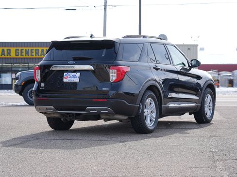 Used 2020 Ford Explorer XLT w/ Equipment Group 202A image 3