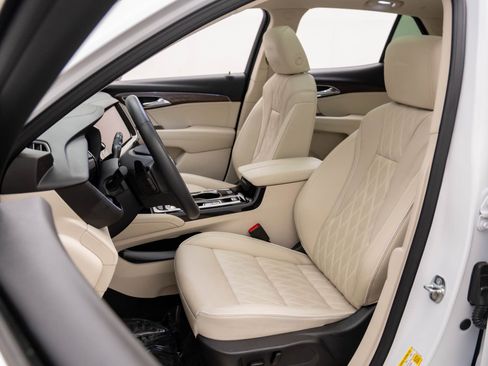 Used 2023 Buick Envision Avenir image 10