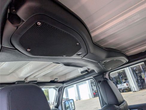 New 2026 Jeep Wrangler Unlimited Sahara AWD/4WD image 30