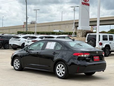 Used 2025 Toyota Corolla LE image 6