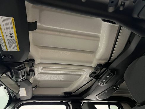 New 2025 Jeep Gladiator Sport AWD/4WD image 21