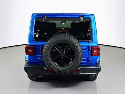 Used 2021 Jeep Wrangler Unlimited Sahara AWD/4WD image 6