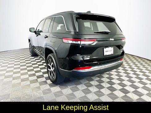 Used 2025 Jeep Grand Cherokee Limited AWD/4WD image 7