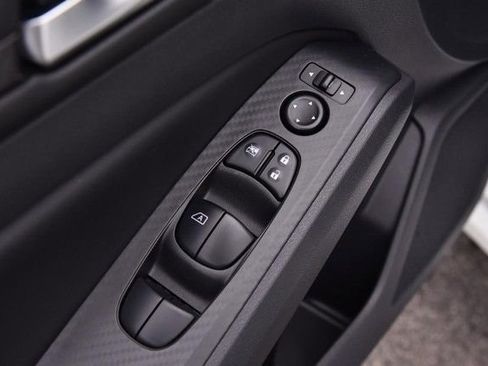 Certified 2025 Nissan Altima 2.5 SV image 9