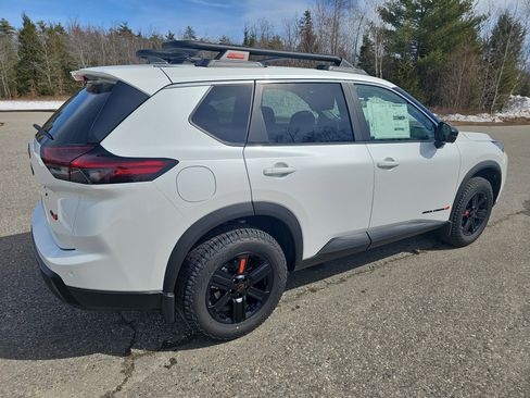 New 2026 Nissan Rogue SV image 7