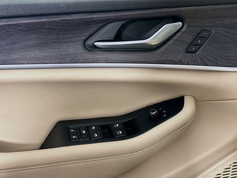 Used 2023 Jeep Grand Cherokee L Limited w/ Luxury Tech Group II image 15