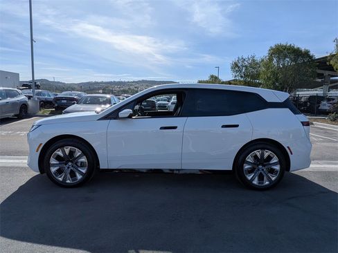 New 2026 BMW iX xDrive60 image 5