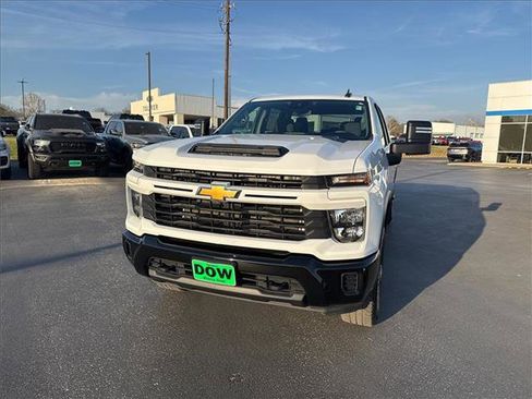 Used 2024 Chevrolet Silverado 2500 Custom w/ Custom Convenience Package image 2