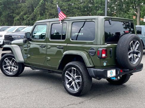 Used 2024 Jeep Wrangler Unlimited w/ Convenience Group AWD/4WD image 11