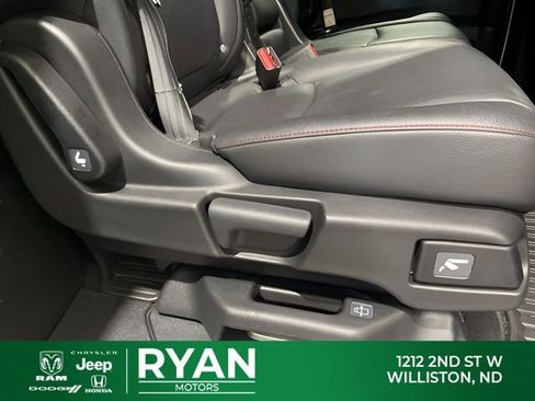 Used 2025 Honda Odyssey Sport-L image 41