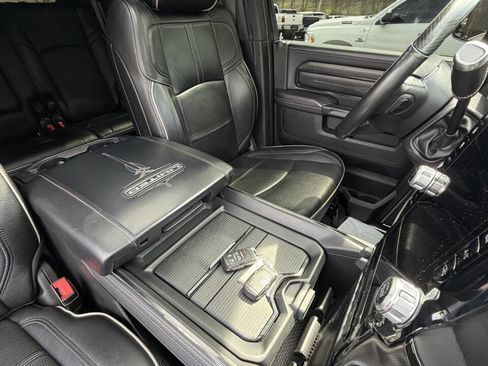 Used 2022 RAM 3500 Limited image 32