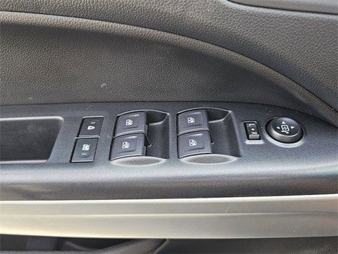 Used 2022 Chevrolet Colorado LT w/ Luxury Package image 17